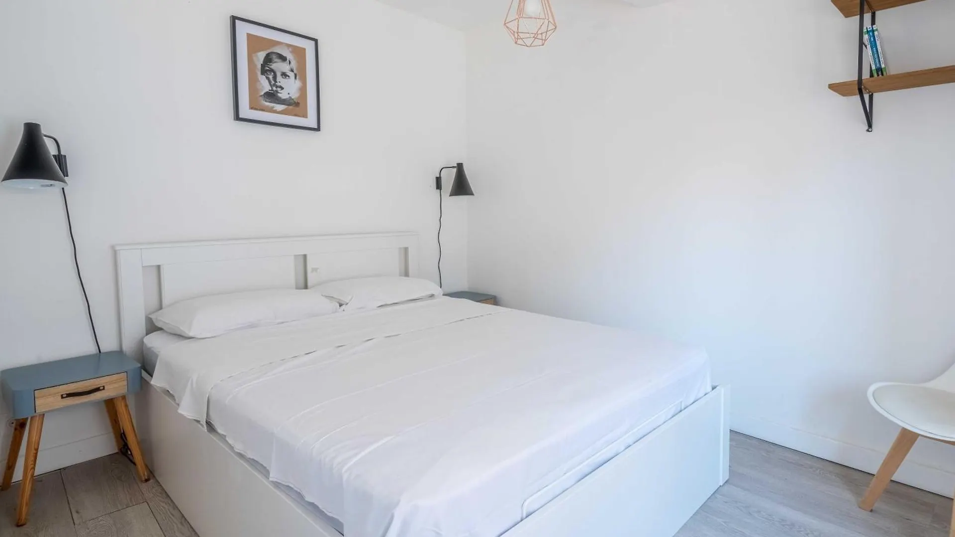 1 Bedroom Apartment In City Center, Near Old Port Marselha 0*,  França
